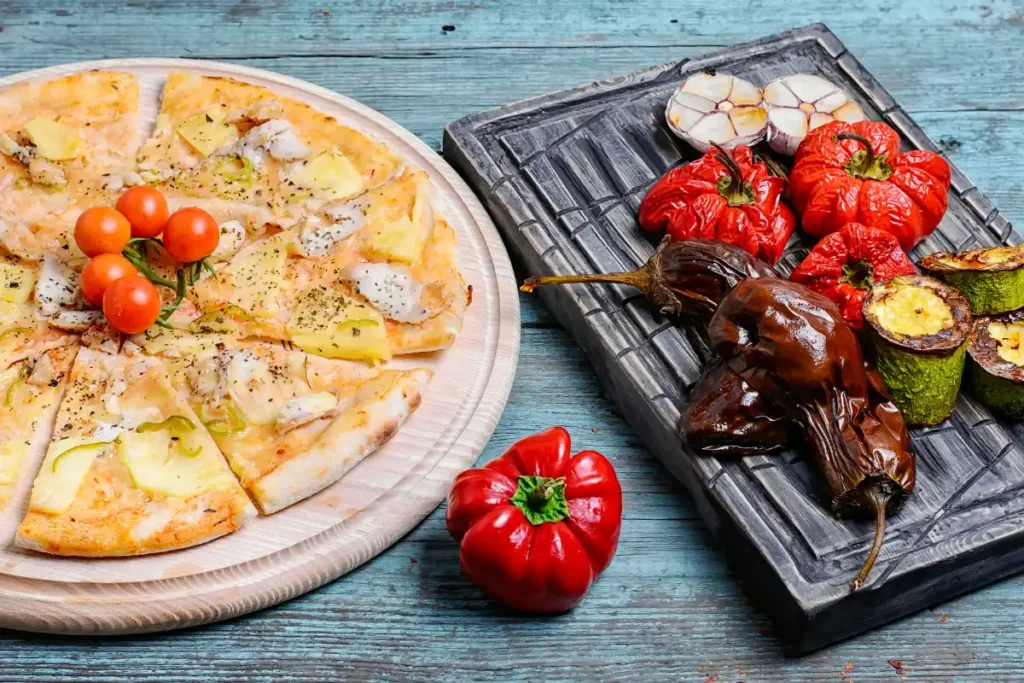 What Toppings Are Good with Domino's Garlic Parmesan Sauce? 1 Domino's put Parmesan on their pizza