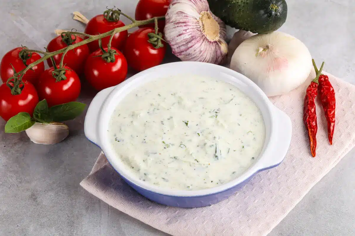 What is Parmesan Garlic Sauce Made Of?