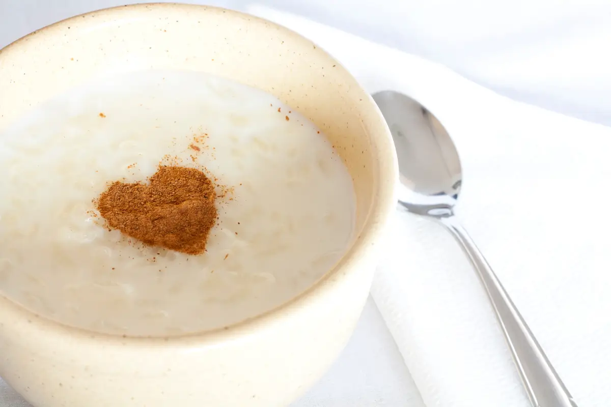 What Is Traditional Rice Pudding Made Of? Ingredients and Variations