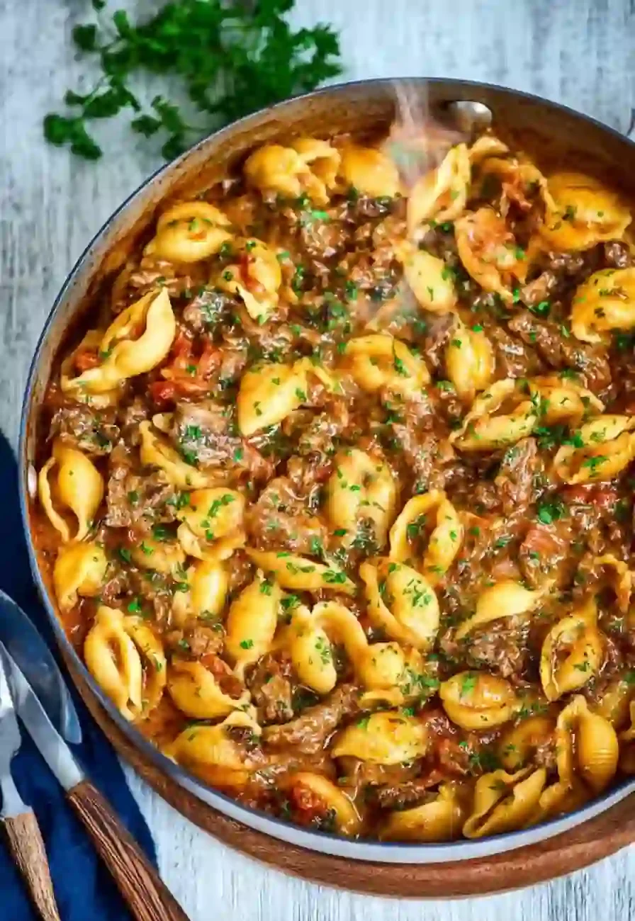 Creamy Beef and Shells: A Family Favorite Pasta Dish 🍝✨