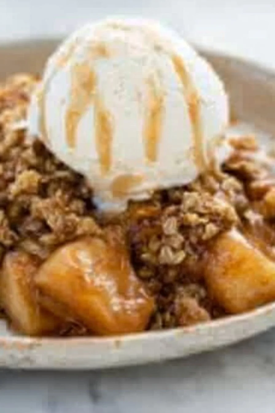 Slow Cooker Caramel Apple Crumble